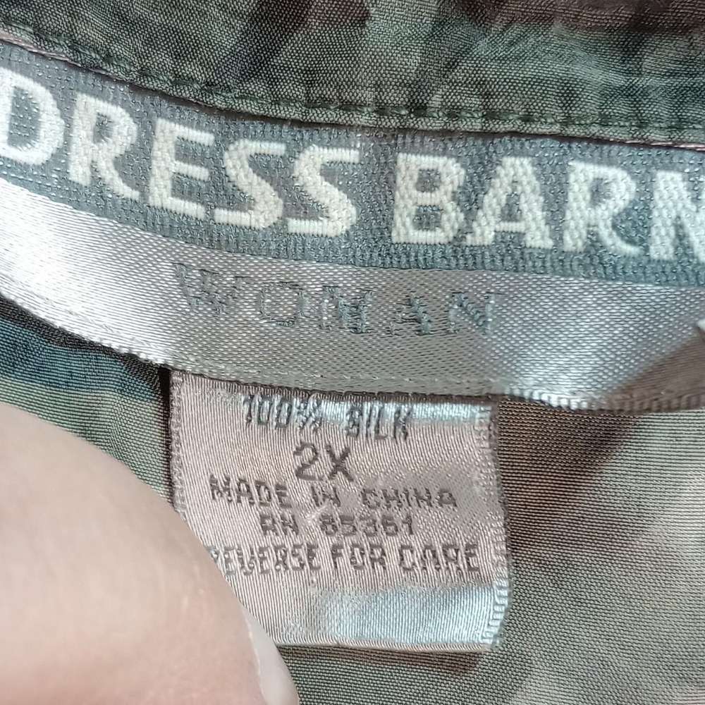 Dress Barn Woman 100% Silk Tropical Floral Button Down Shirt Red Green 2X - Picture 5 of 6